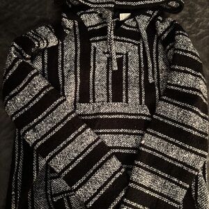 Aventura Monochrome Patterned Hoodie